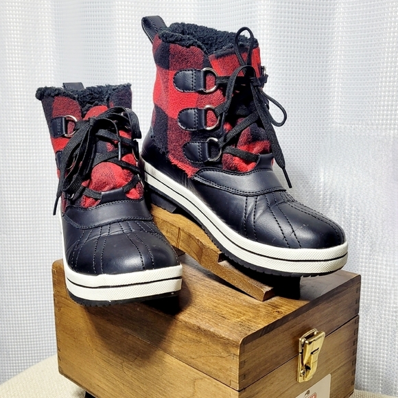 Madden Girl Chill Buffalo Plaid Duck Winter Boot Women's 9 - Picture 1 of 10